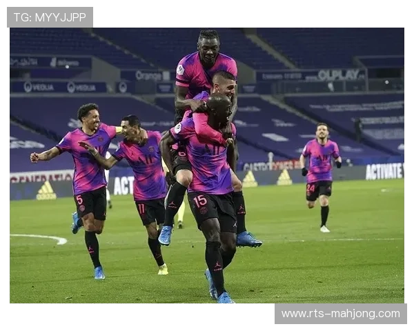 “朗斯主场迎战摩纳哥,法甲领头羊力争延续十连胜势头” “朗斯主场迎战摩纳哥,法甲领头羊力争延续十连胜势头”