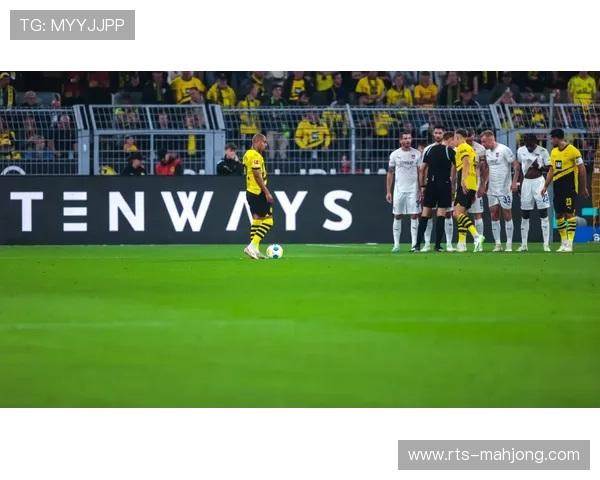 “多特蒙德稳健表现分析：攻防有序奠定晋级基础”